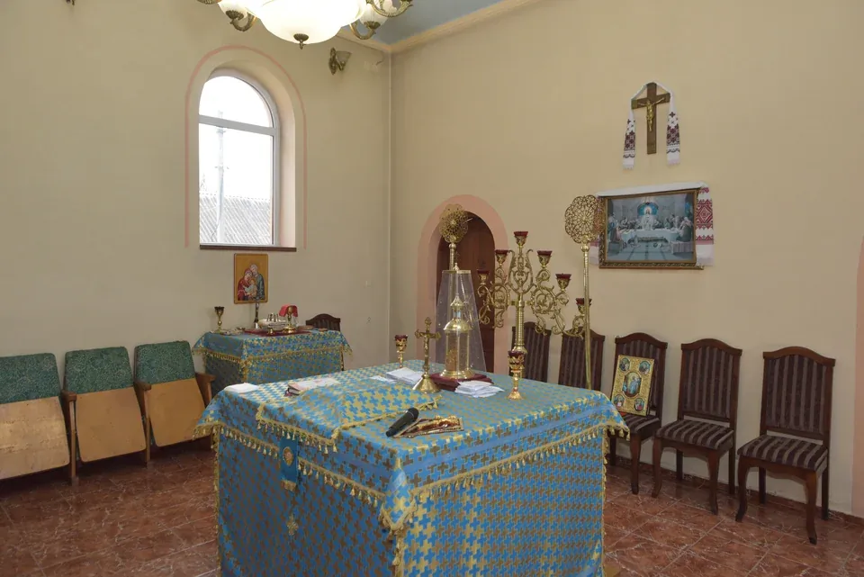 Престол у храмі парафії